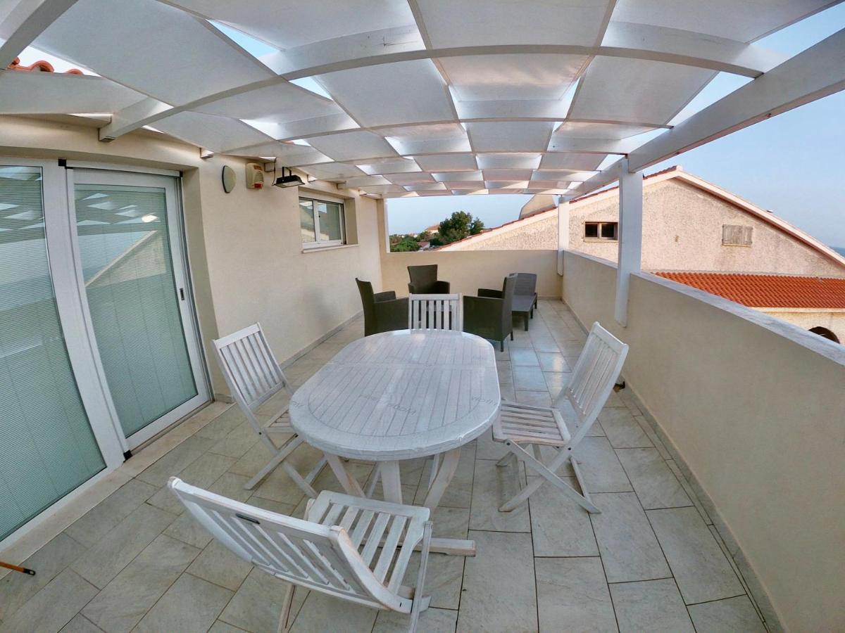 Fronte Mare S'Arena Scoada Apartment Putzu Idu Exterior photo